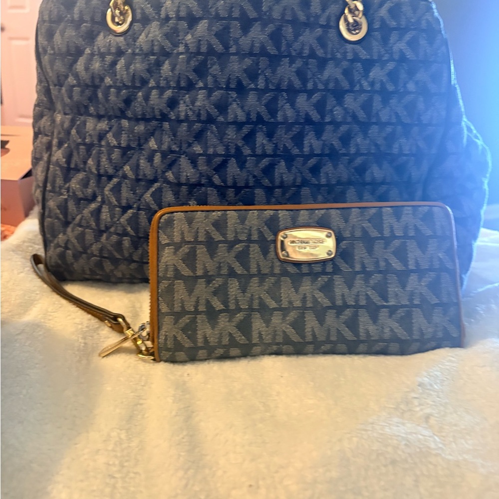 Michael Kors Navy MK Logo Tote and Wristlet Set